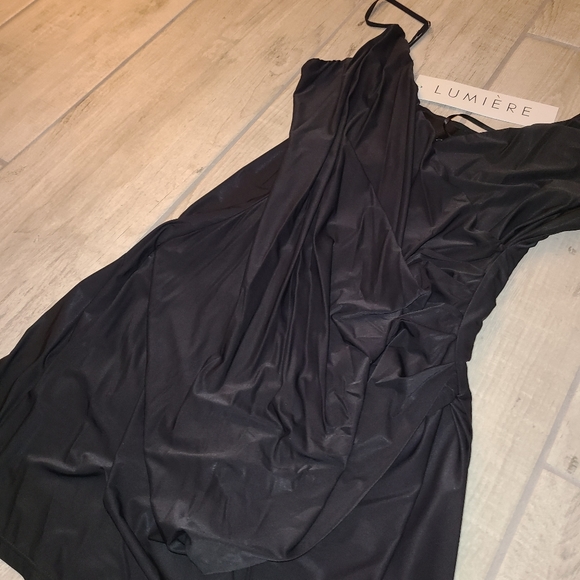 LUMIERE Black Dress - Picture 3 of 7